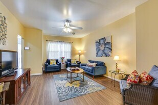 504 Center St in East Pittsburgh, PA - Building Photo