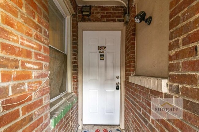 1801 E Lombard St in Baltimore, MD - Building Photo - Building Photo