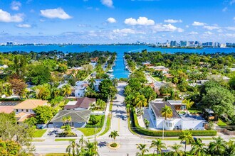 960 NE 90th St in Miami, FL - Building Photo - Building Photo