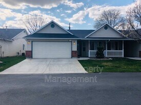 533 N Grove Way in Nampa, ID - Building Photo