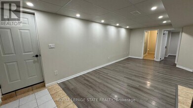 59 Bridgeport Crescent in Hamilton, ON - Building Photo - Building Photo