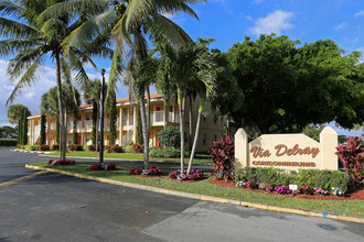 Via Delray Condominiums in Boynton Beach, FL - Building Photo - Building Photo