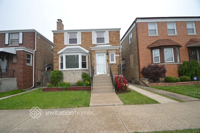 property at 2904 N McVicker Ave