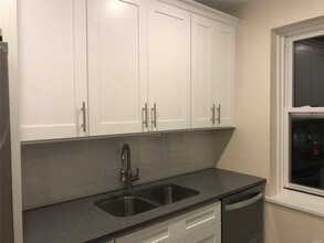 16 New St-Unit -3-D in Hewlett, NY - Building Photo - Building Photo
