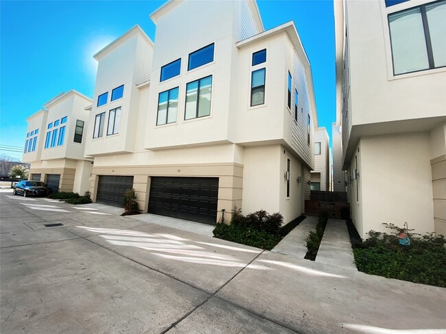 property at 78 N Hutcheson St