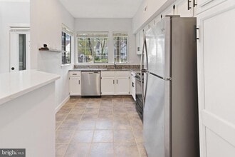 93 Birchwood Rd in Bedminster, NJ - Building Photo - Building Photo