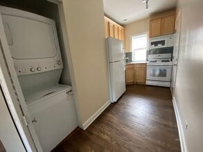 3246 N Clifton Ave in Chicago, IL - Foto de edificio - Building Photo