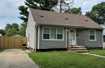 2017 Van Wie Ave in Rockford, IL - Building Photo - Building Photo