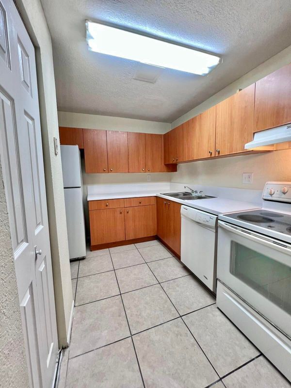 415 Executive Center Dr