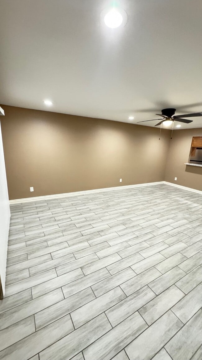 3348 Burke Rd in Pasadena, TX - Building Photo - Building Photo