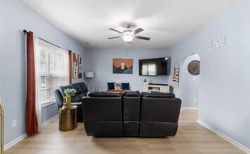 1593 Mount Rainer Dr in Fayetteville, NC - Building Photo - Building Photo