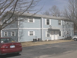 Candlewood Apartments in Pittsburg, KS - Foto de edificio - Building Photo