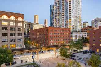 Huron Street Lofts in Chicago, IL - Building Photo - Building Photo