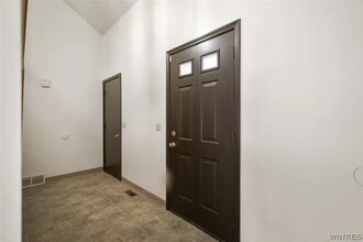 383 S Ellicott Creek Rd in Buffalo, NY - Building Photo - Building Photo