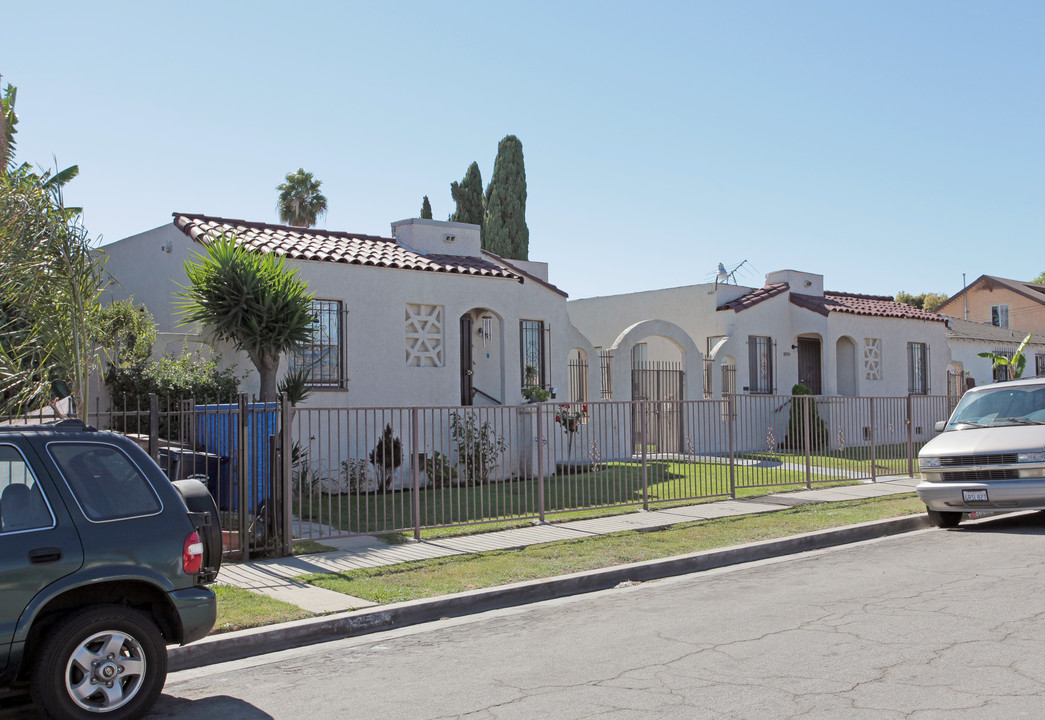 1052 W 105th St in Los Angeles, CA - Building Photo