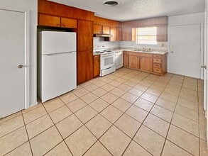 709 E Sunset Cir in Hobbs, NM - Building Photo - Building Photo