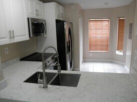 847 Summit Lake Dr in West Palm Beach, FL - Building Photo