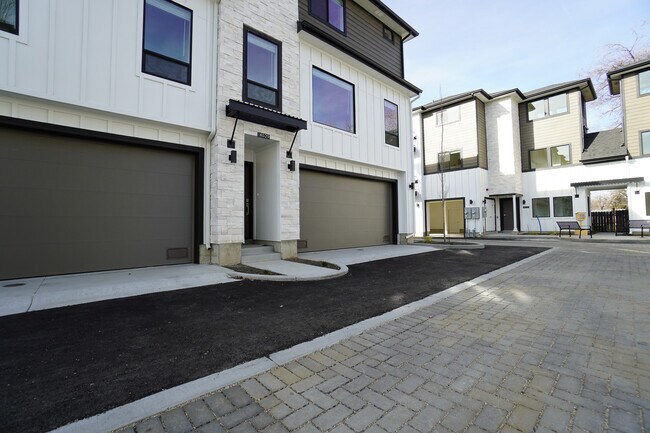 4629 N Iota Ln in Garden City, ID - Building Photo - Building Photo