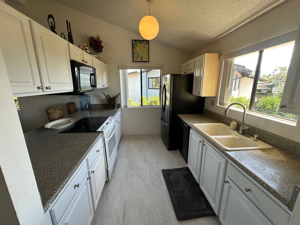 42 Waikalani Pl in Kihei, HI - Building Photo