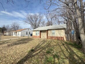 2517 SW 42nd St in Oklahoma City, OK - Building Photo - Building Photo