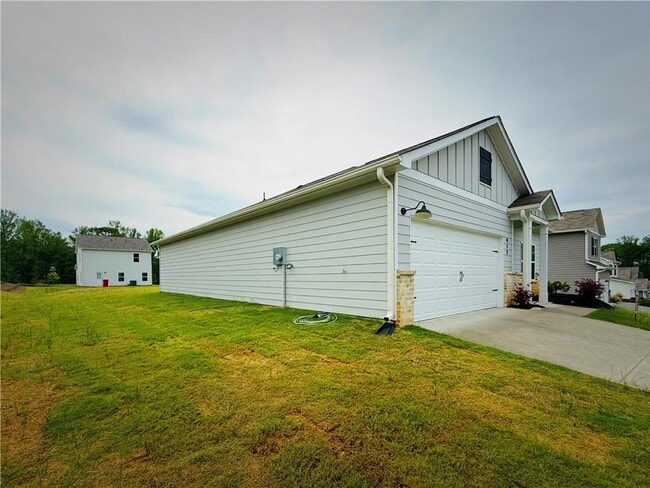 412 Egret Ct in Hoschton, GA - Building Photo - Building Photo