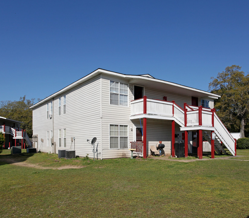 Oaktree Apartments in Mobile, AL - Building Photo