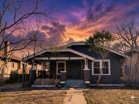 1120 Rigsby Ave in San Antonio, TX - Building Photo