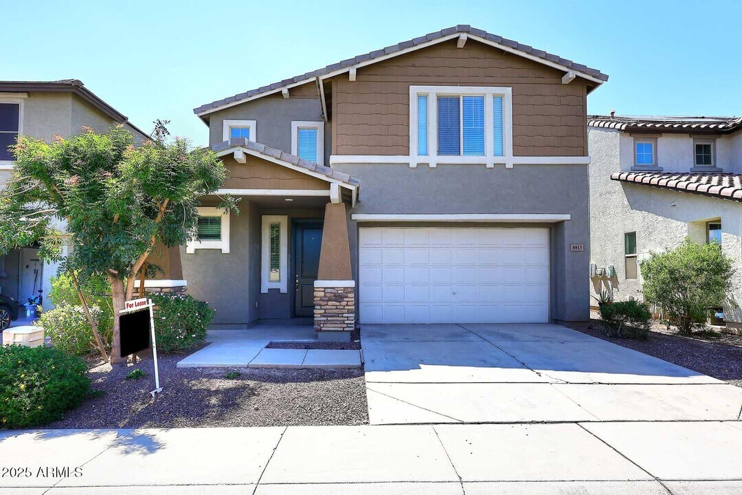 8813 W Jefferson St in Tolleson, AZ - Building Photo