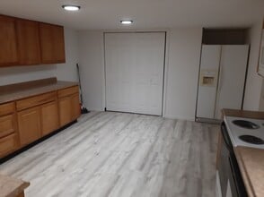 58498 E 42nd Dr, Unit B in Strasburg, CO - Building Photo - Building Photo