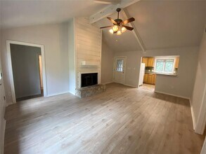 1516 Lisa Dr in Austin, TX - Building Photo - Building Photo