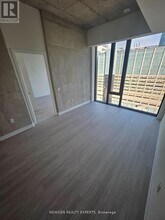 195 McCaul St in Toronto, ON - Building Photo - Building Photo