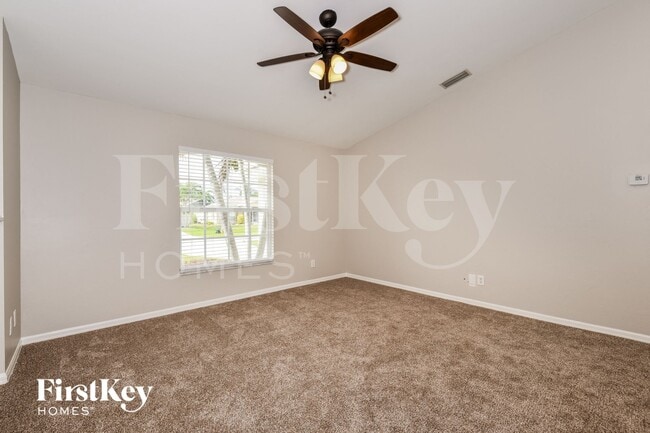 4829 SW 24th Ave in Cape Coral, FL - Foto de edificio - Building Photo