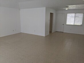 4202 Spinks Creek Ln in Spring, TX - Foto de edificio - Building Photo