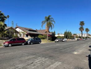 140 N Carondelet St in Los Angeles, CA - Building Photo - Building Photo