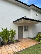 7549 NW 175th St in Hialeah, FL - Building Photo - Building Photo
