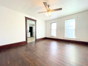 611 E Ave B in Hutchinson, KS - Building Photo - Building Photo