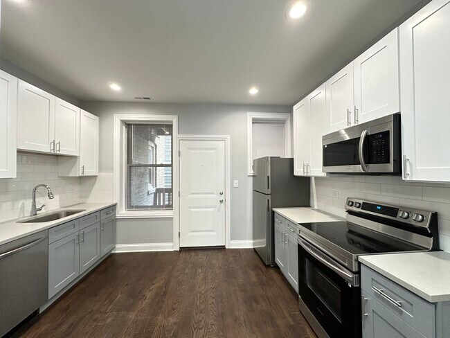 1224 W Rosemont Ave in Chicago, IL - Building Photo - Building Photo