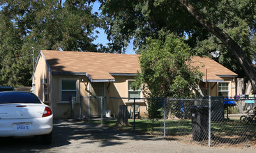 2517 E Harding Way in Stockton, CA - Building Photo - Building Photo