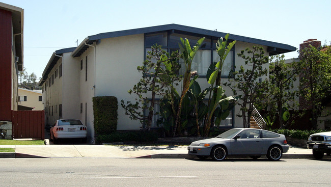 10475 National Blvd in Los Angeles, CA - Foto de edificio - Building Photo