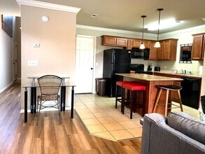 1071 W Malibu St in Fayetteville, AR - Building Photo - Building Photo