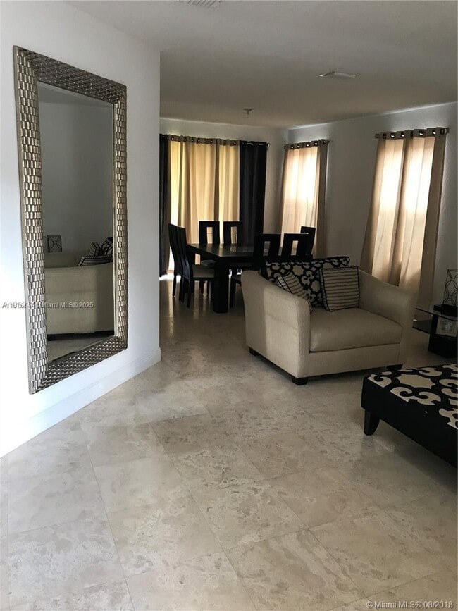 9960 NW 10th St in Miami, FL - Building Photo - Building Photo