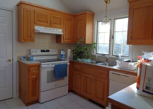 61 Hokum Rock Rd in Dennis, MA - Building Photo - Building Photo