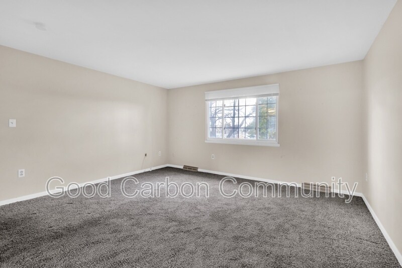 298 Joe McCarthy Dr in Buffalo, NY - Building Photo
