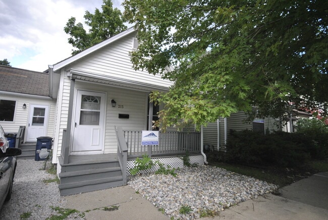 213 E Kingsley St