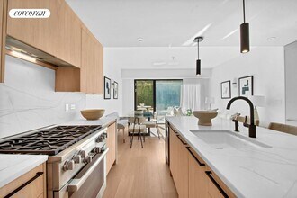 24 Huntington St in Brooklyn, NY - Building Photo - Building Photo