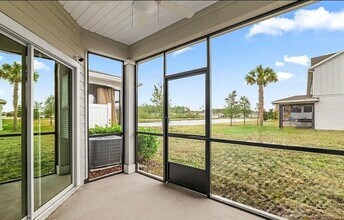 10357 Benson Lake Dr in Jacksonville, FL - Foto de edificio - Building Photo