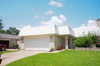 5 Tiffany Square in Sugar Land, TX - Building Photo - Building Photo