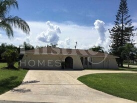 904 SE 34th Terrace in Cape Coral, FL - Building Photo