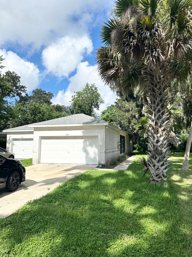 property at 22 Farraday Ln