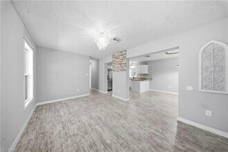 286 Leawood Cir in Naples, FL - Foto de edificio - Building Photo